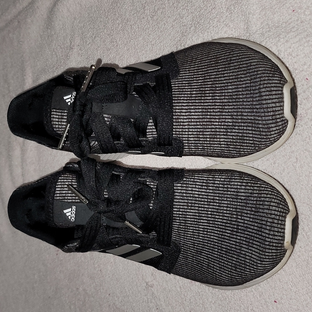 Women Adidas Edge Lux 3 W, size 7.5, Black/Gray/Silver